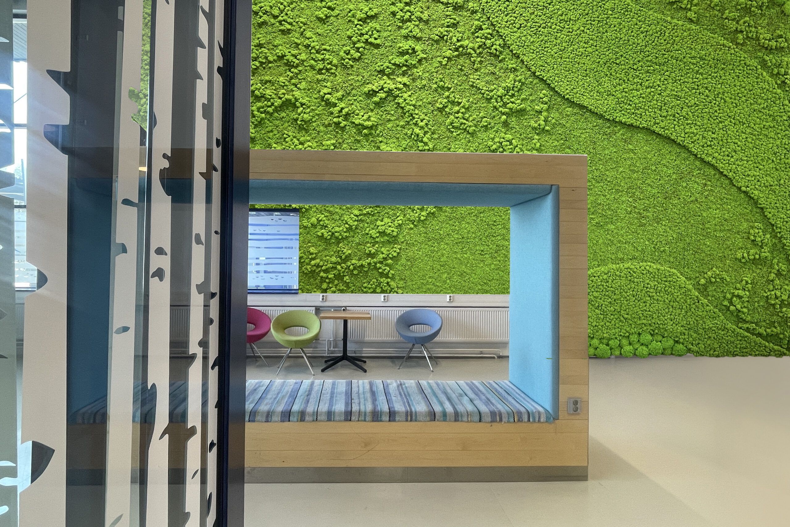 3-2_Lentokentta_Sisaantuloaula_Istuinpesa